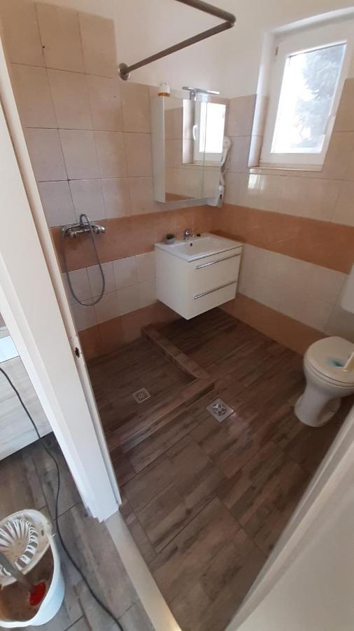 Alom Apartman Hajduszoboszlo Exterior photo