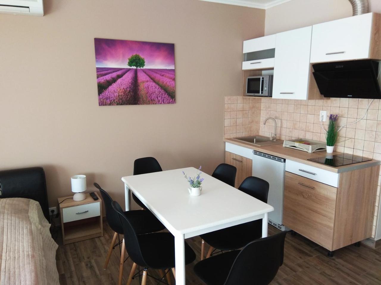 Alom Apartman Hajduszoboszlo Exterior photo